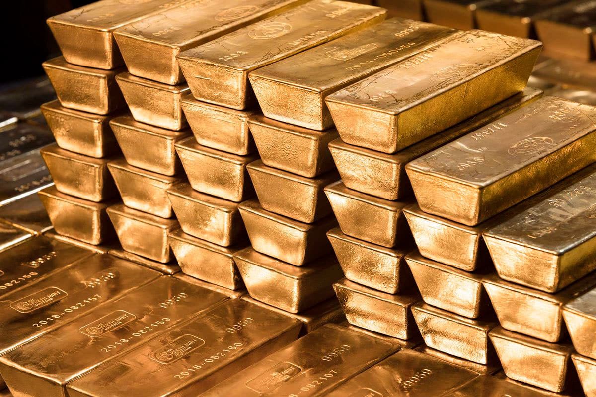Les banques réalisent d'énormes profits alors que les investisseurs accumulent de l'or