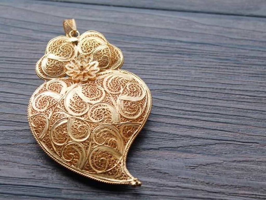 l-or-portugais-carats-et-prix-des-bijoux-en-or-du-portugal-abacor